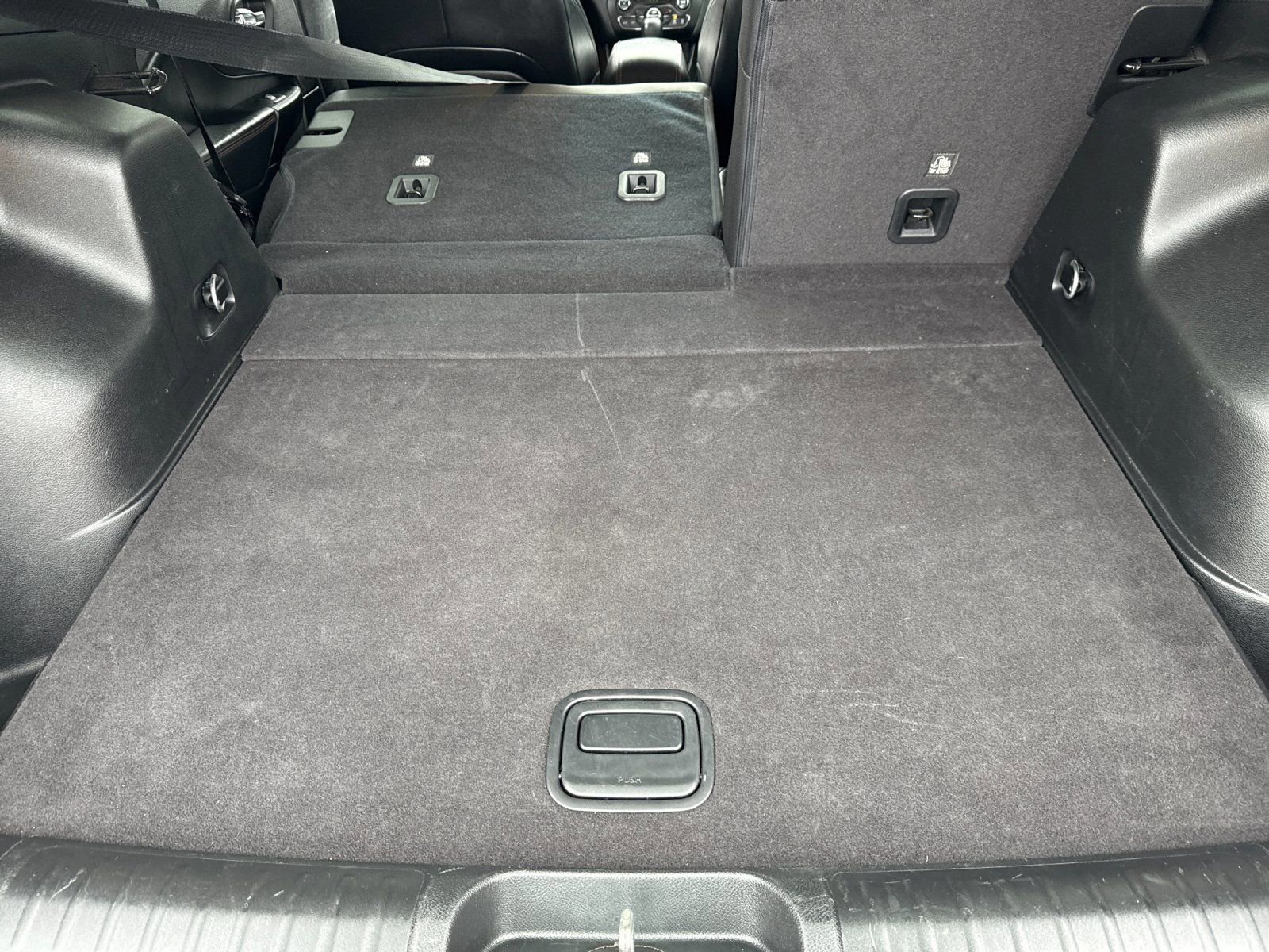 Used 2020 Jeep Cherokee Trailhawk w/ Technology Group image 18