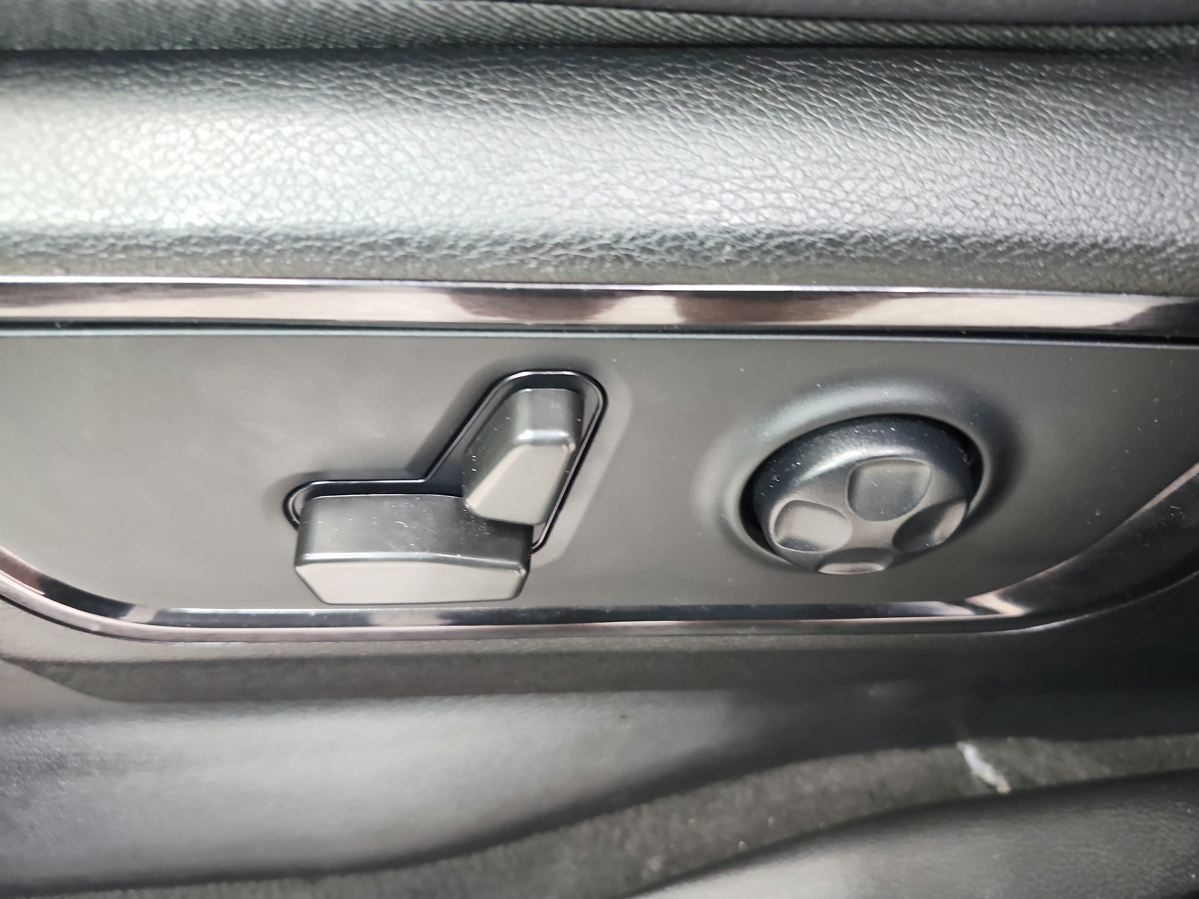 Used 2023 RAM 1500 Limited w/ Body Color Bumper Group AWD/4WD image 32