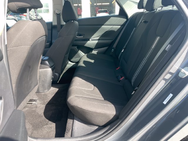 Used 2025 Hyundai Elantra SEL FWD image 29