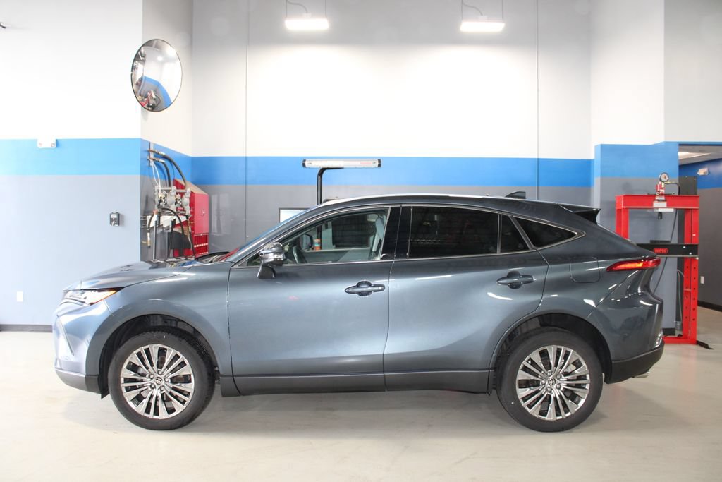 Used 2024 Toyota Venza Limited AWD/4WD image 11