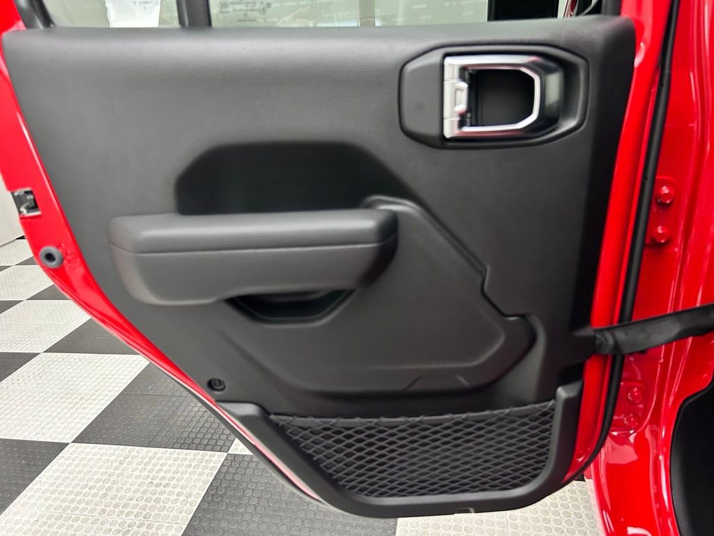 New 2025 Jeep Gladiator Sport image 13