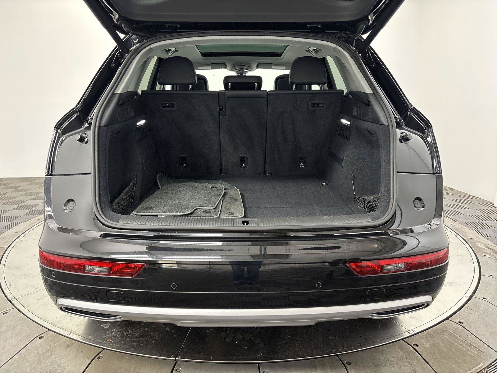 Used 2018 Audi Q5 2.0T Premium Plus w/ Premium Plus Package AWD/4WD image 21