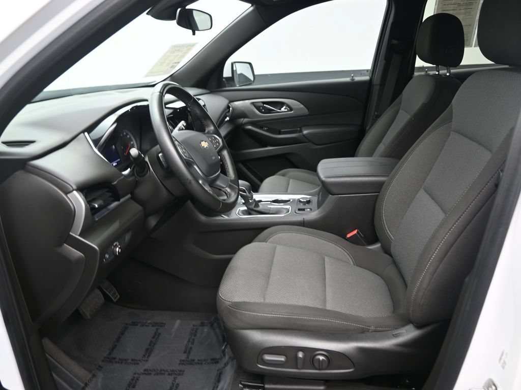 Used 2023 Chevrolet Traverse LT FWD image 18