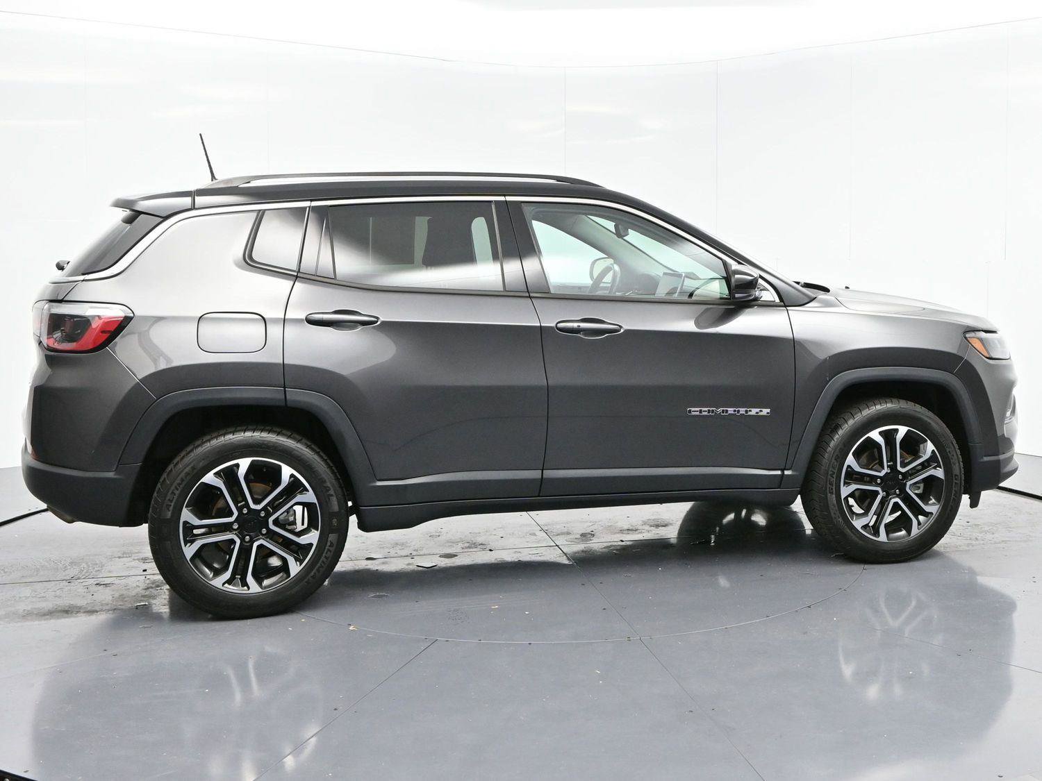 Used 2022 Jeep Compass Limited image 8