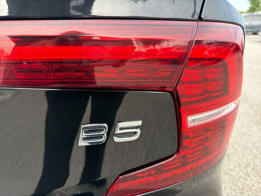 Used 2024 Volvo S60 B5 Core FWD image 12