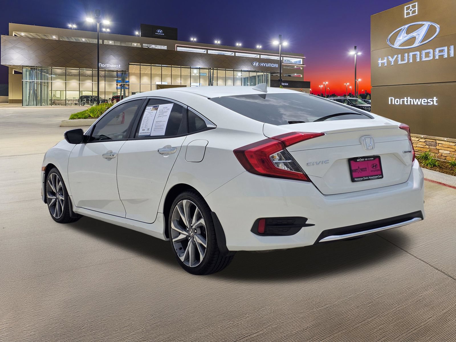Used 2019 Honda Civic Touring image 9