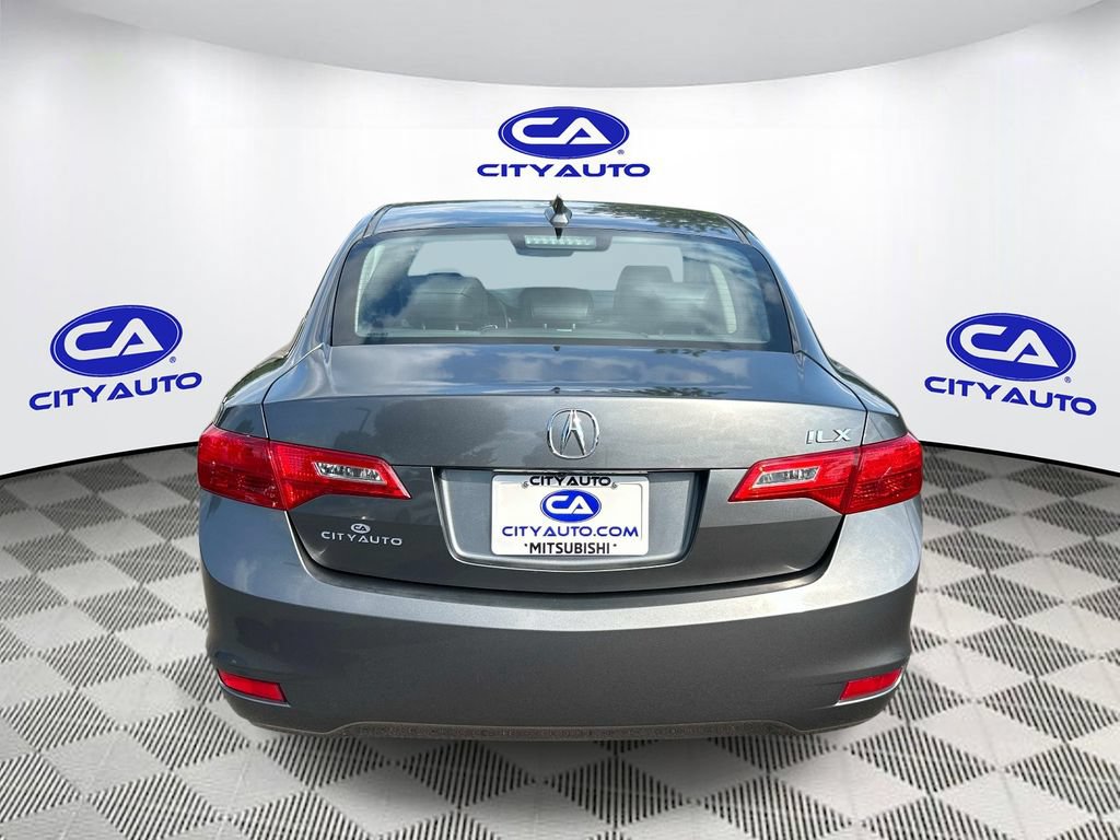 Used 2013 Acura ILX w/ Technology Package FWD image 5