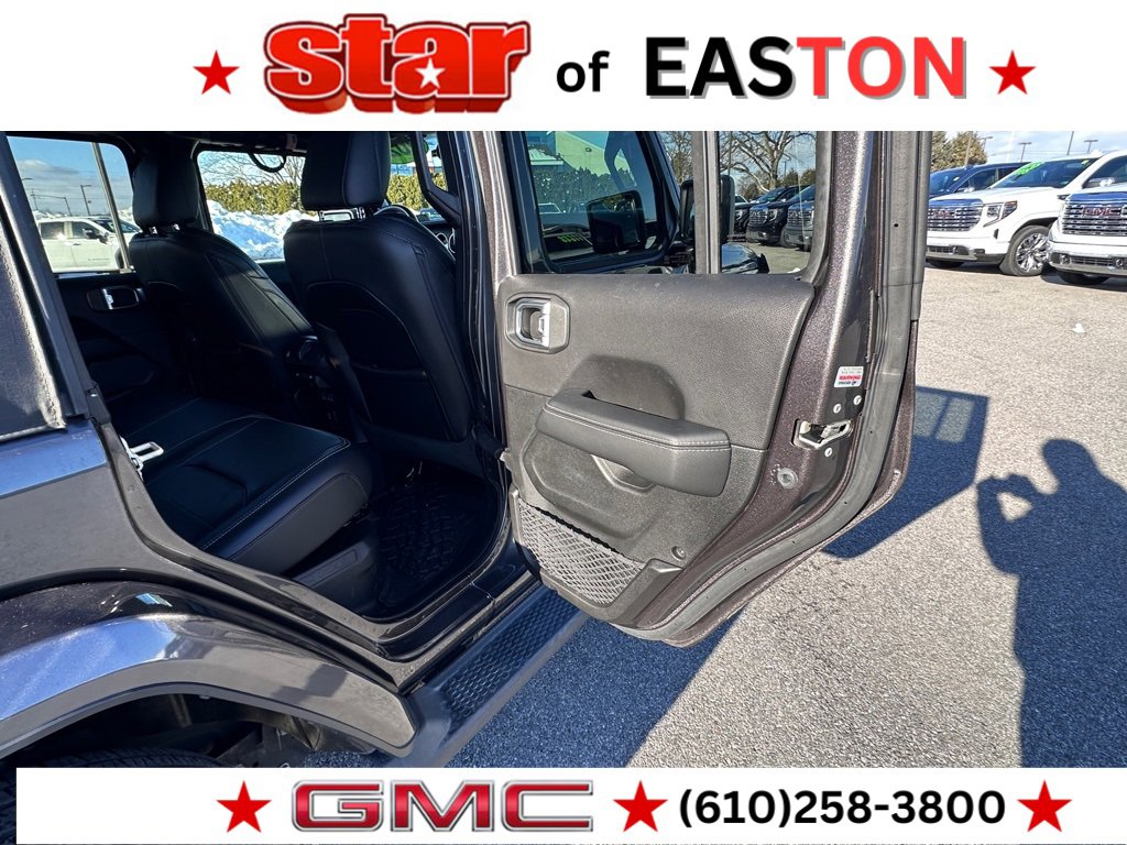 Used 2022 Jeep Wrangler Unlimited Sahara w/ Cold Weather Group image 16