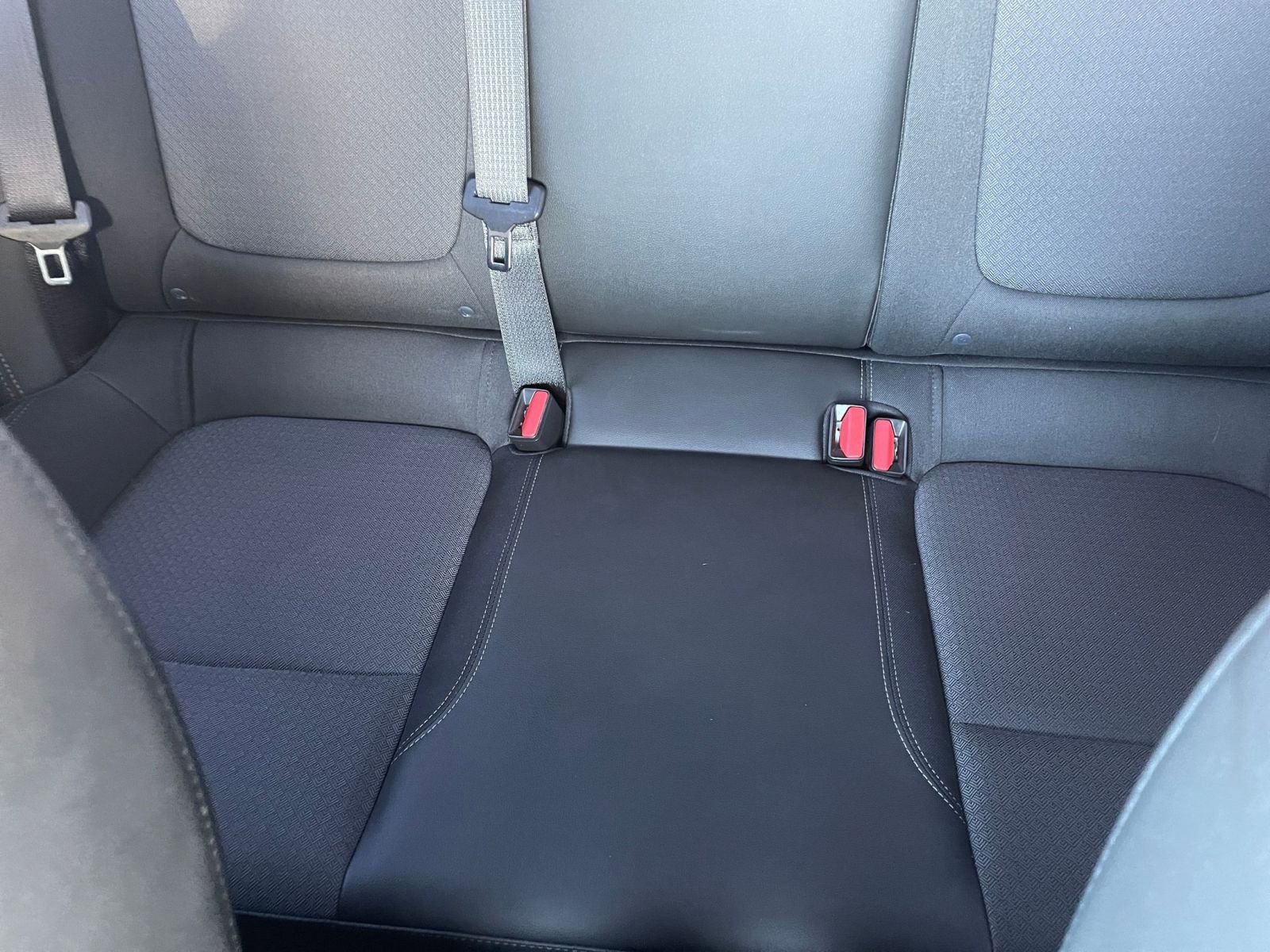 Used 2025 Buick Encore GX Preferred image 36