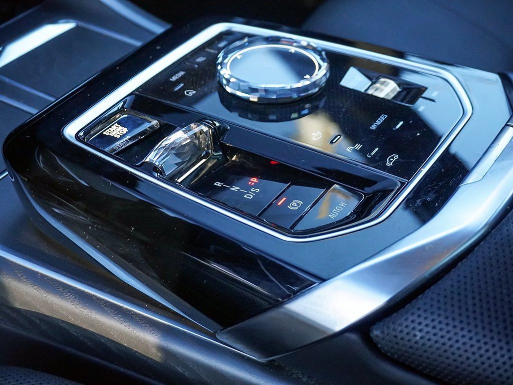 Used 2023 BMW 760i xDrive w/ Parking Assistance Package image 74