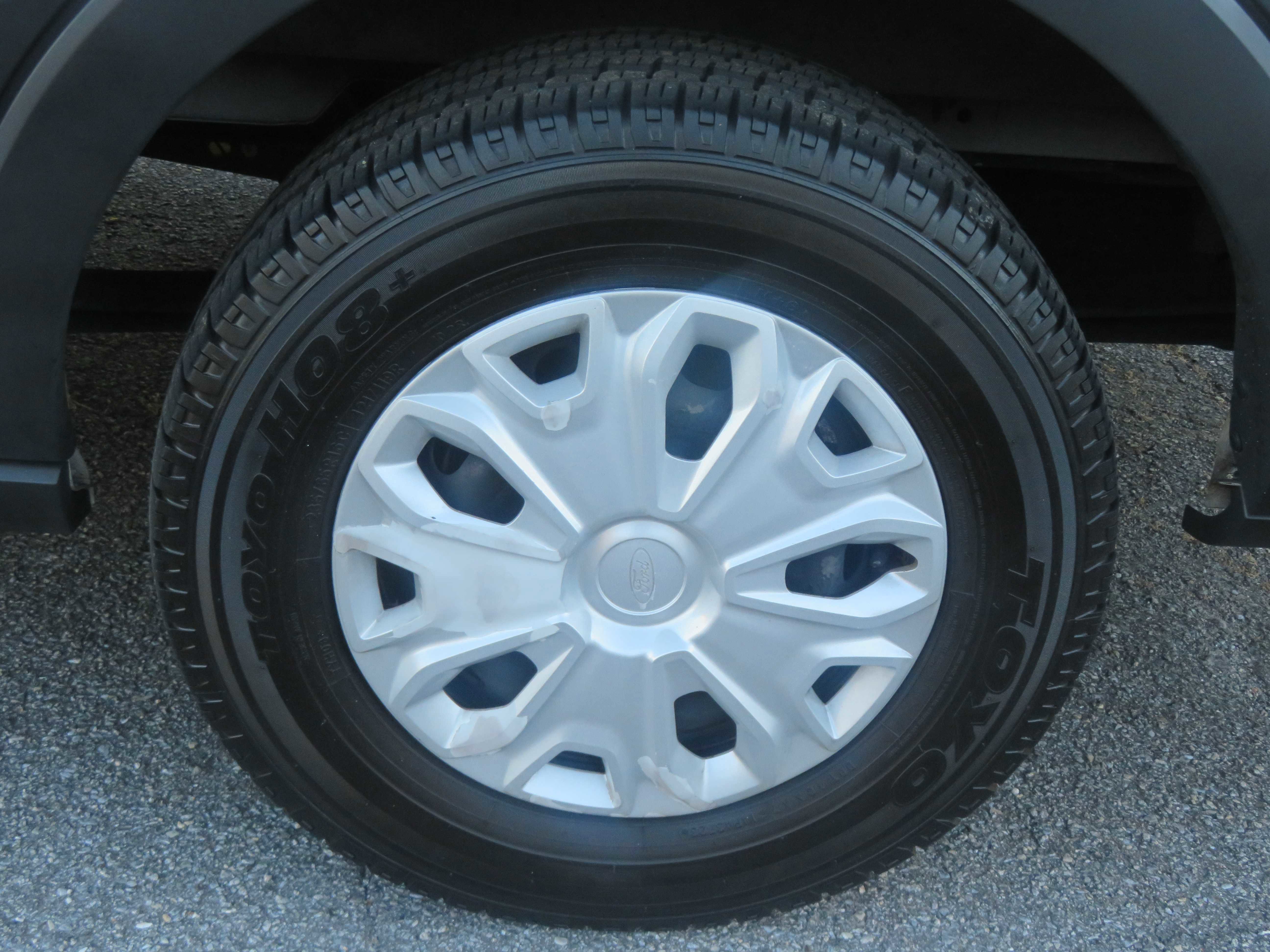 Used 2018 Ford Transit 150 XLT image 8