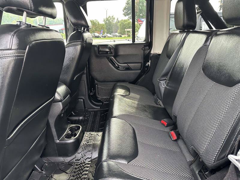 Used 2016 Jeep Wrangler Unlimited Sahara AWD/4WD image 12