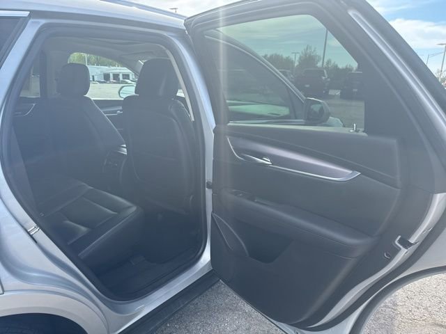 Used 2017 Cadillac XT5 Luxury w/ Driver Awareness Package image 12