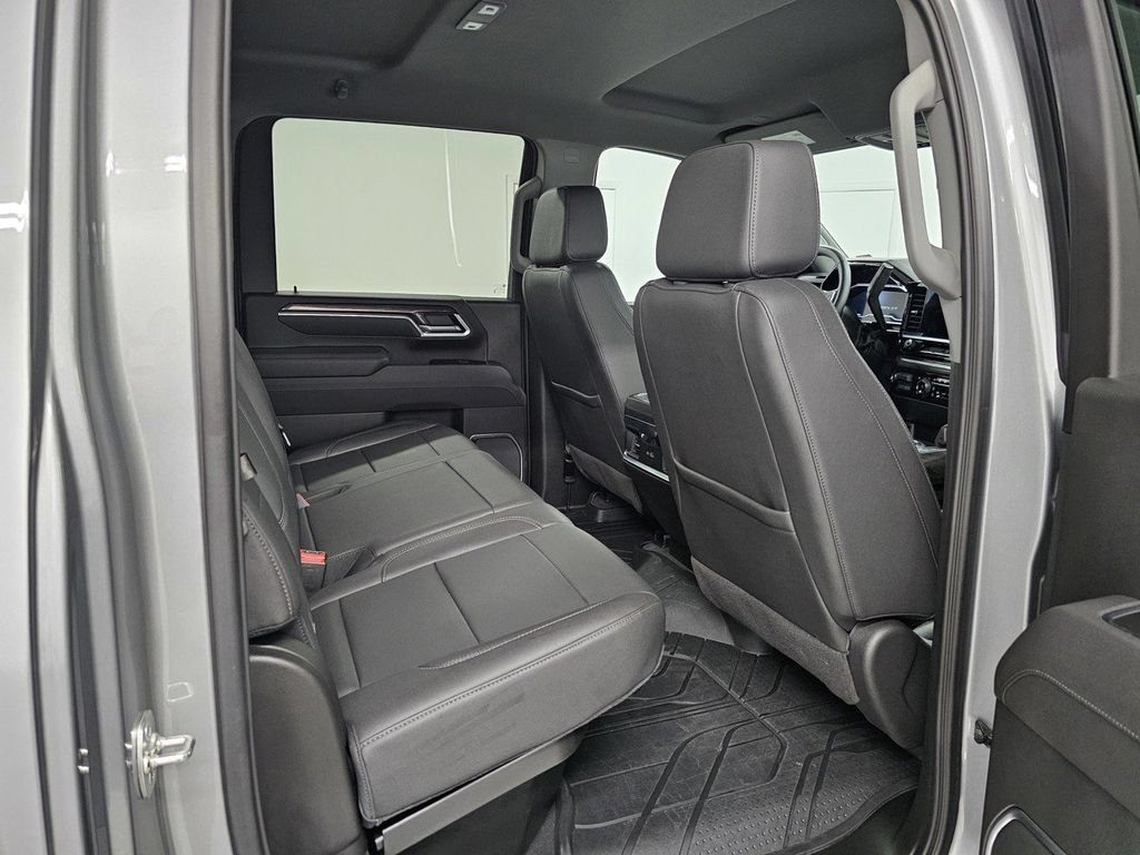 Used 2025 Chevrolet Silverado 3500 LTZ w/ LTZ Convenience Package AWD/4WD image 29