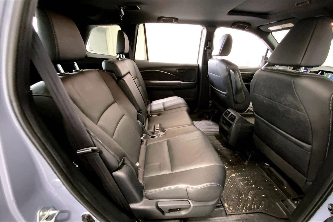 Used 2023 Honda Passport EX-L image 25