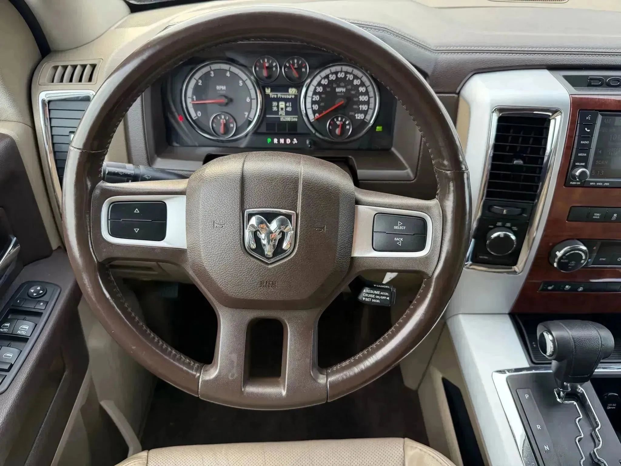 Used 2011 RAM 1500 Laramie AWD/4WD image 17