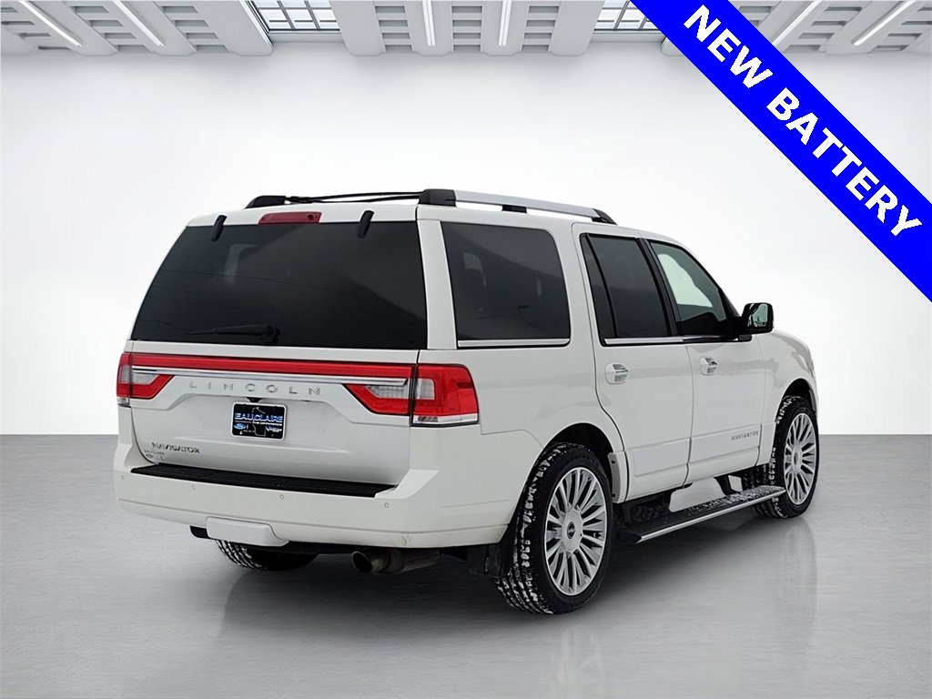 Used 2017 Lincoln Navigator Select image 3