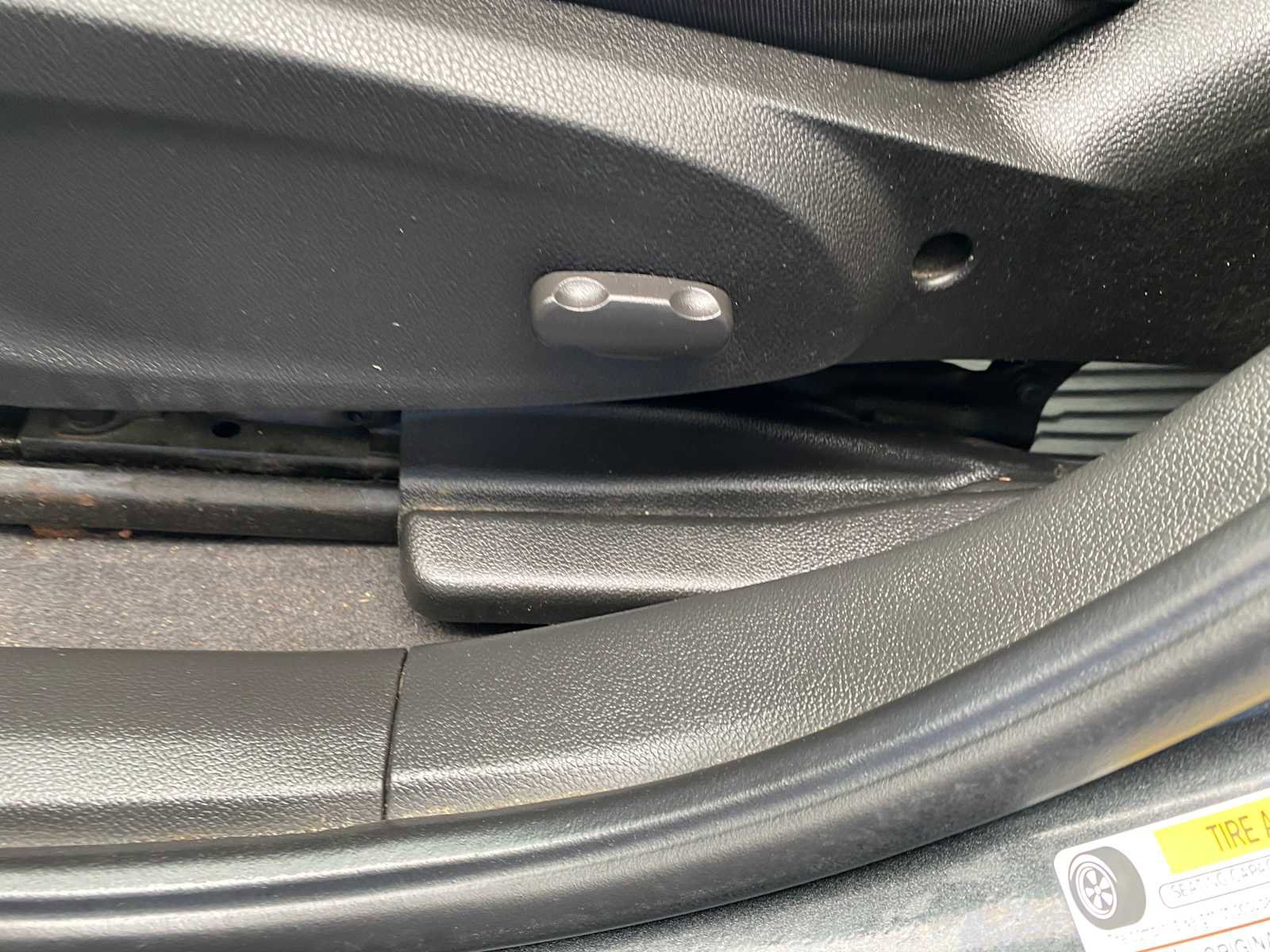 Used 2020 Chevrolet Sonic LT w/ Convenience Package image 17