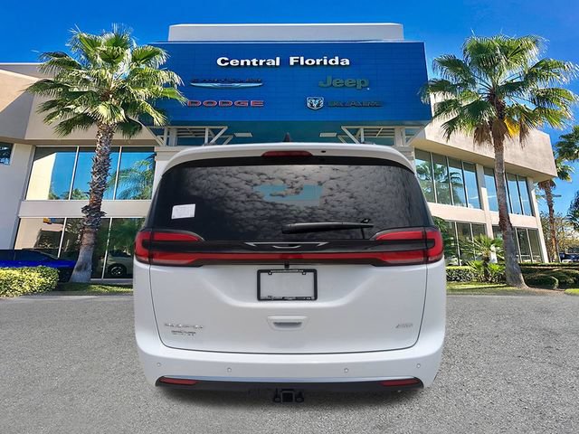 New 2027 Chrysler Pacifica Pinnacle w/ Theater Group AWD/4WD image 6