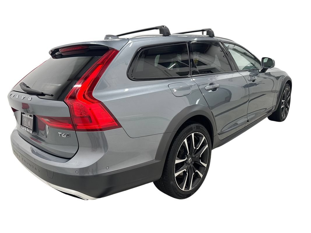 Used 2018 Volvo V90 T6 Cross Country w/ Convenience Package AWD/4WD image 4