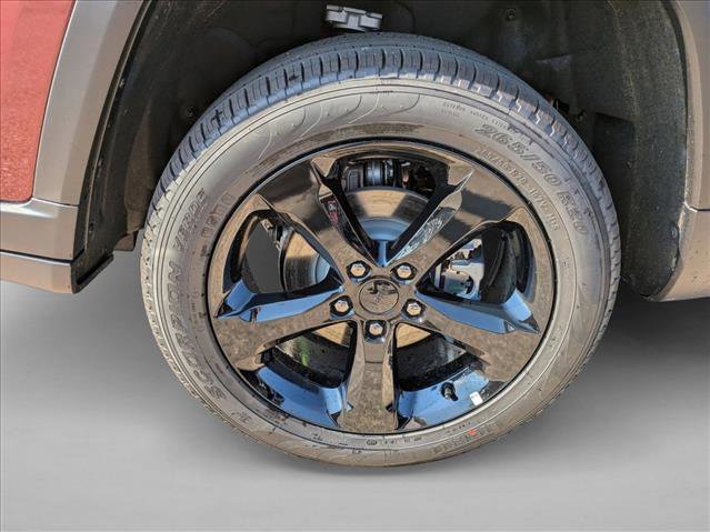 New 2025 Jeep Grand Cherokee Limited w/ Black Appearance Package image 10