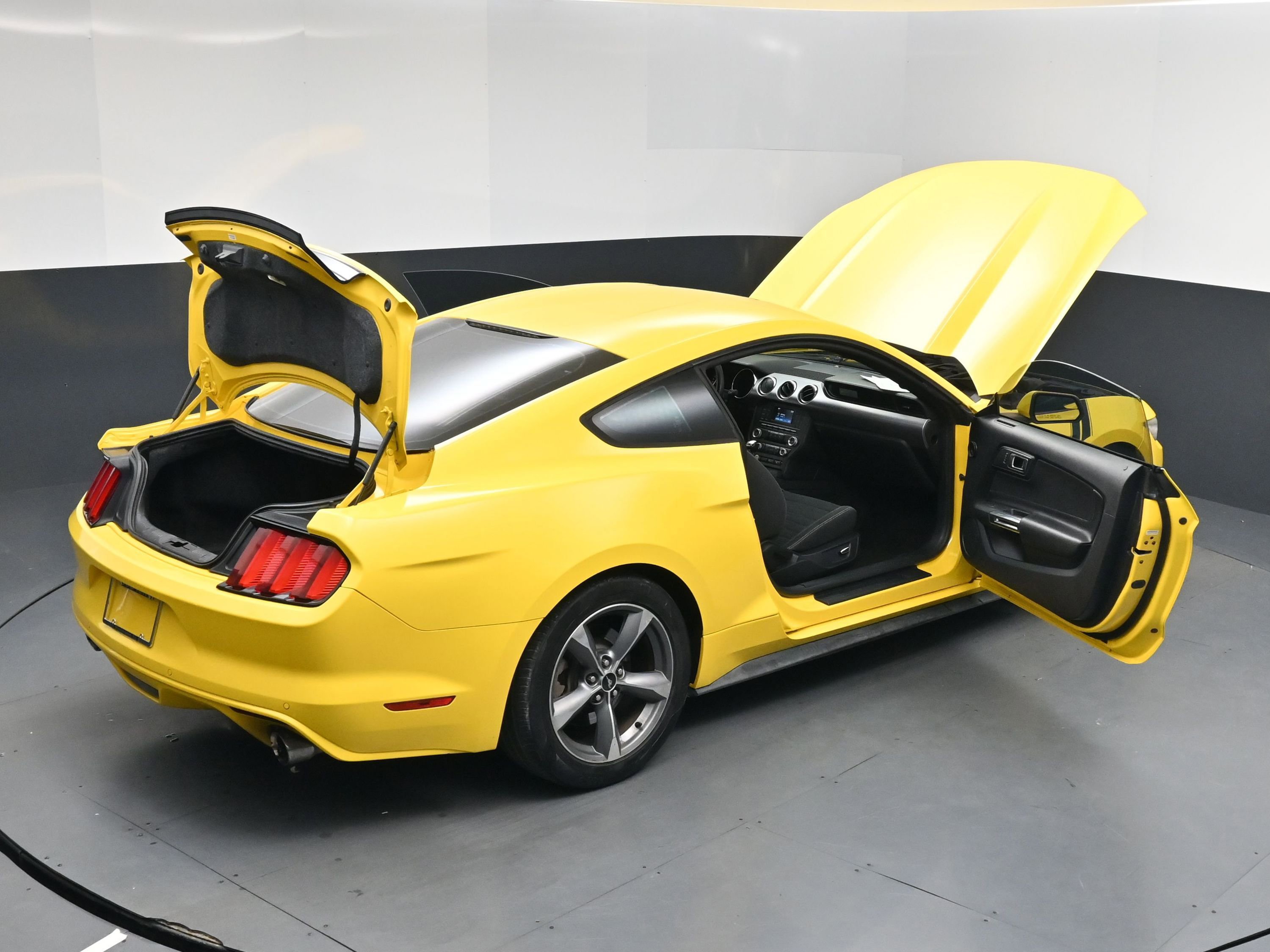 Used 2016 Ford Mustang EcoBoost image 24