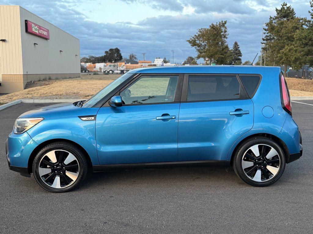 Used 2016 Kia Soul + w/ Designer's Package FWD image 8