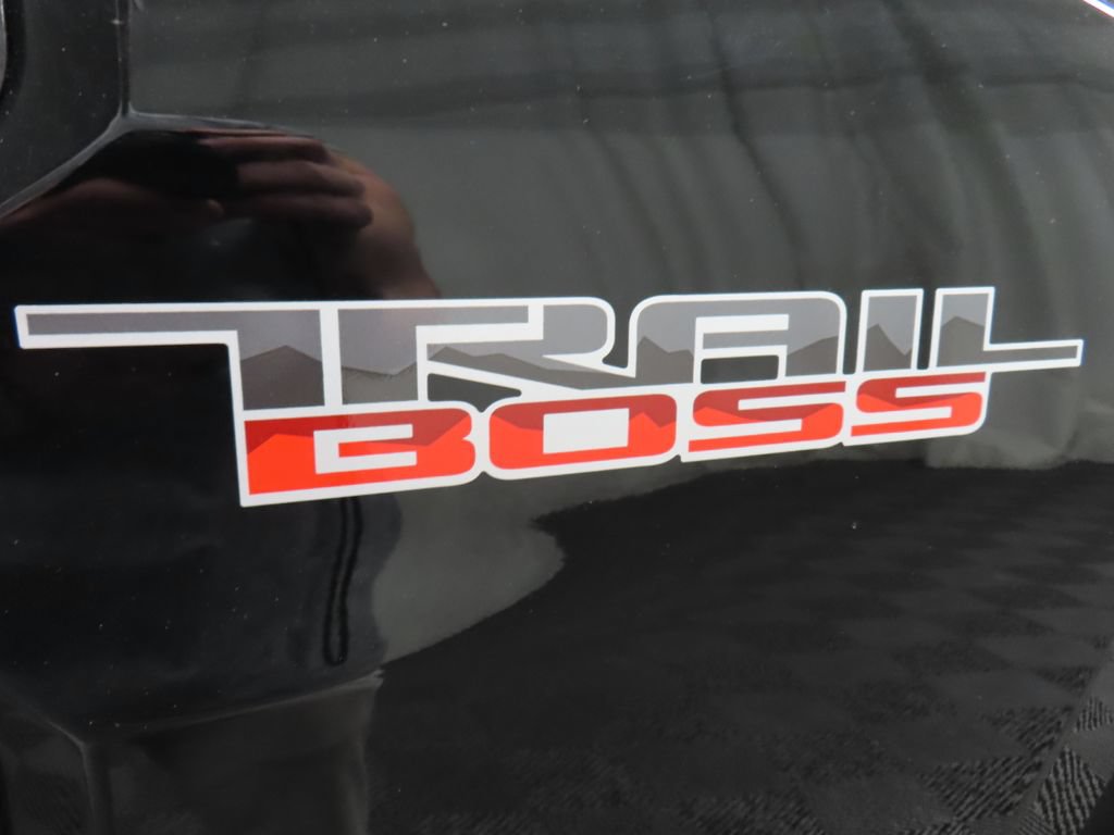 Used 2024 Chevrolet Colorado Trail Boss w/ Advanced Trailering Package AWD/4WD image 51