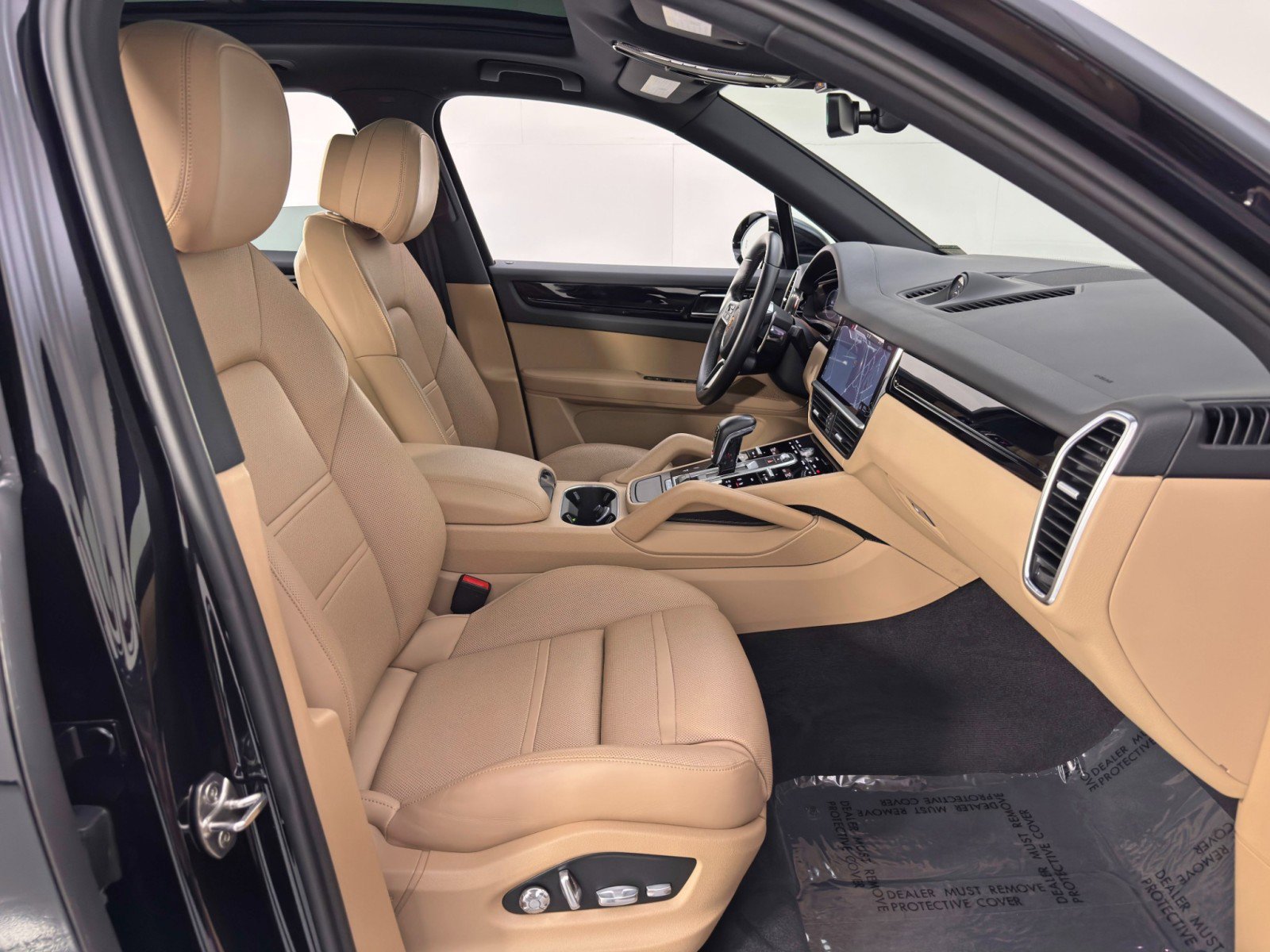 Used 2019 Porsche Cayenne E-Hybrid image 16