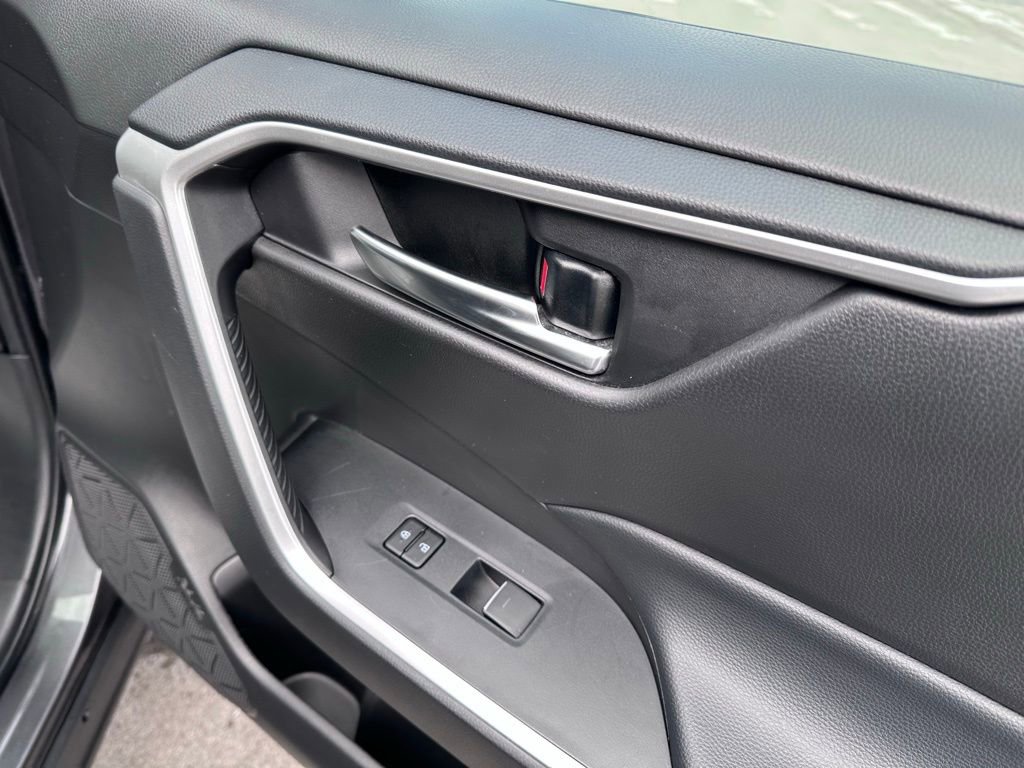 Used 2024 Toyota RAV4 XLE image 30