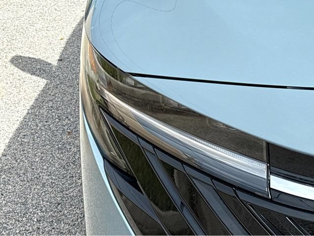 New 2026 Nissan Sentra SR w/ SR Premium Package FWD image 22