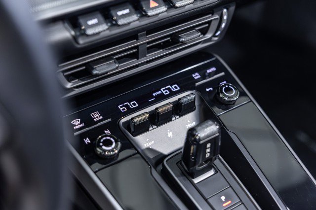 Used 2021 Porsche 911 Carrera image 40