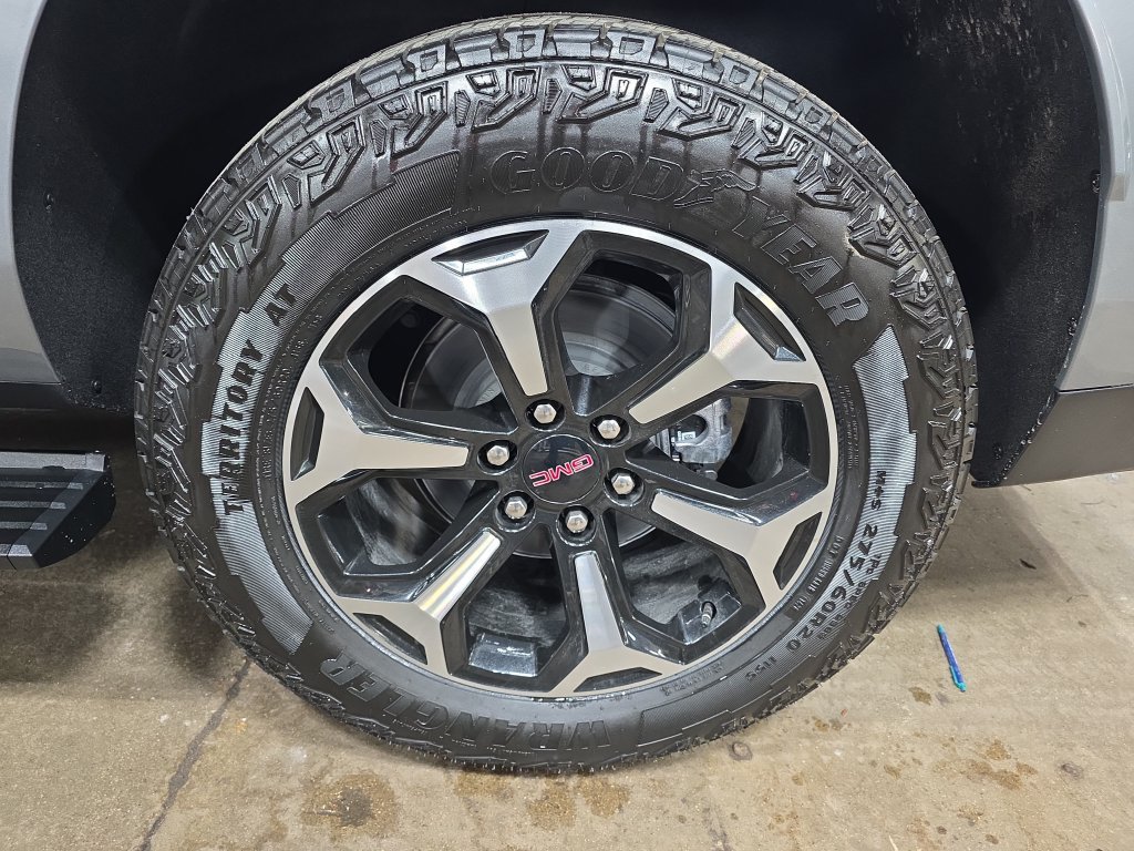 New 2026 GMC Yukon XL AT4 w/ AT4 Premium Plus Package AWD/4WD image 31