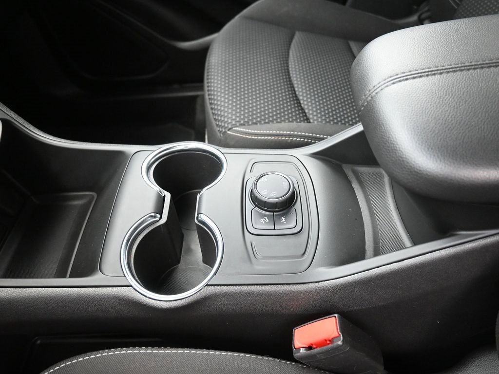 Used 2024 GMC Terrain SLE image 20