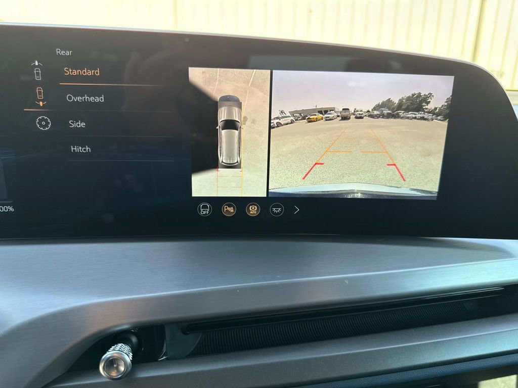 New 2026 Cadillac Vistiq Premium Luxury w/ LPO, Floor Liner Package image 23