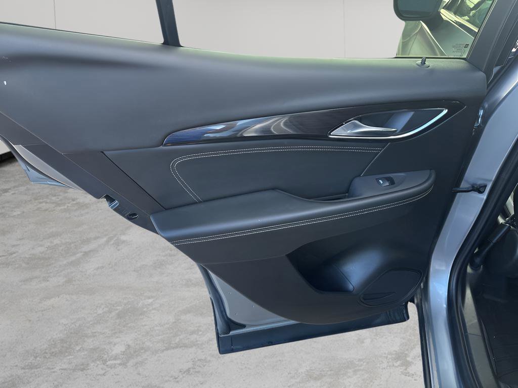 Used 2023 Buick Envision Preferred image 17