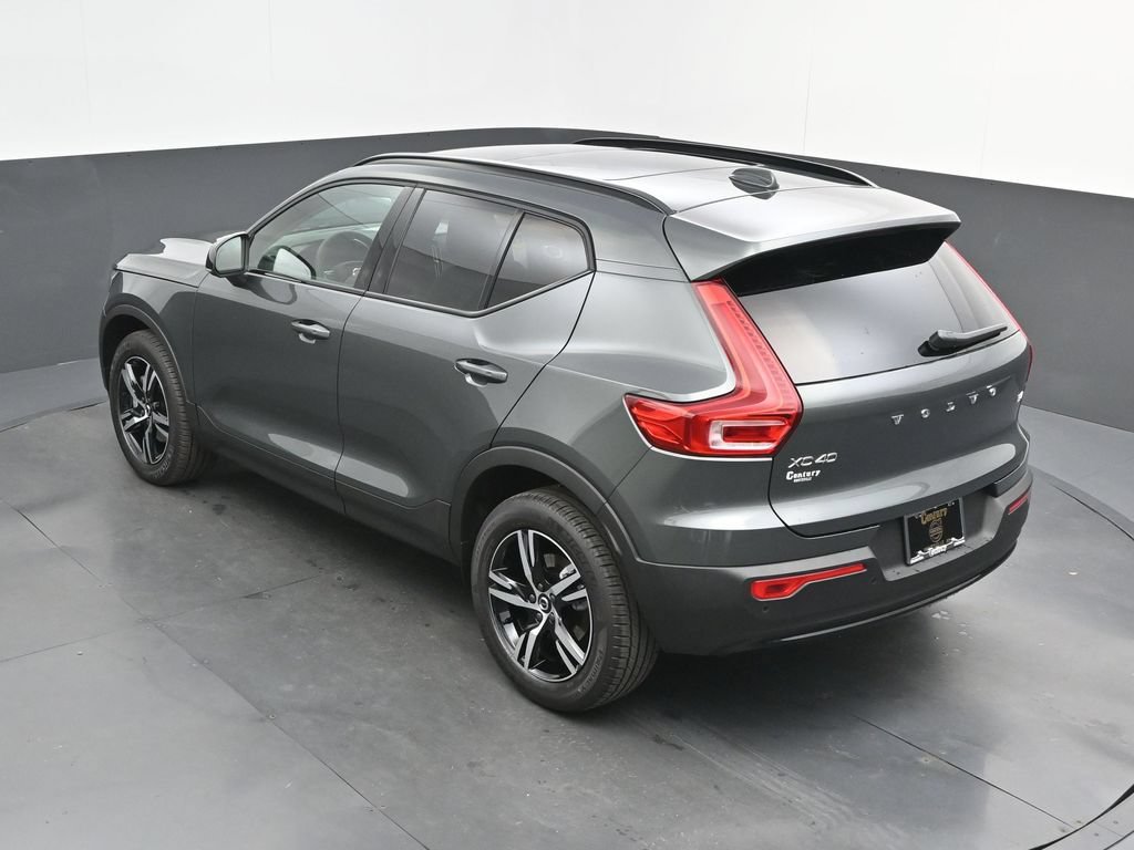 New 2026 Volvo XC40 B4 Core w/ Protection Package Premier FWD image 25