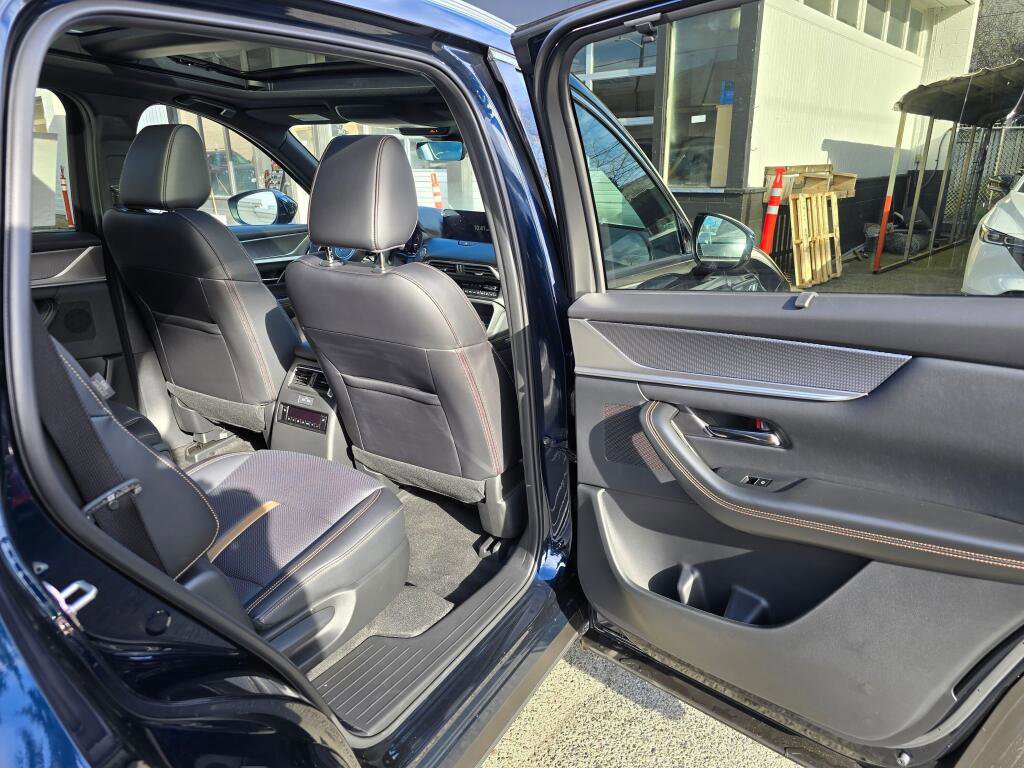 New 2026 MAZDA CX-90 Plug-In Hybrid w/ Premium Plus image 13