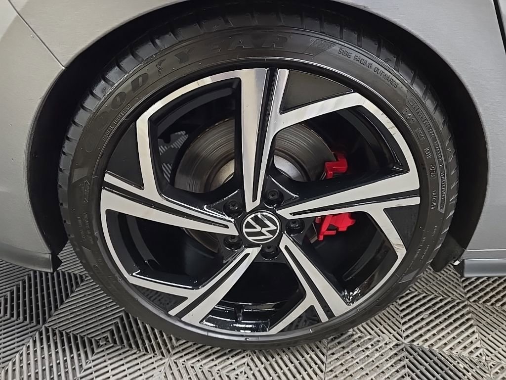 Used 2024 Volkswagen GTI SE image 14