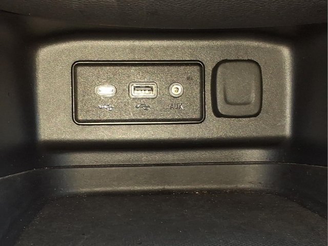 Used 2020 Chevrolet Equinox LT w/ Driver Convenience Package FWD image 21