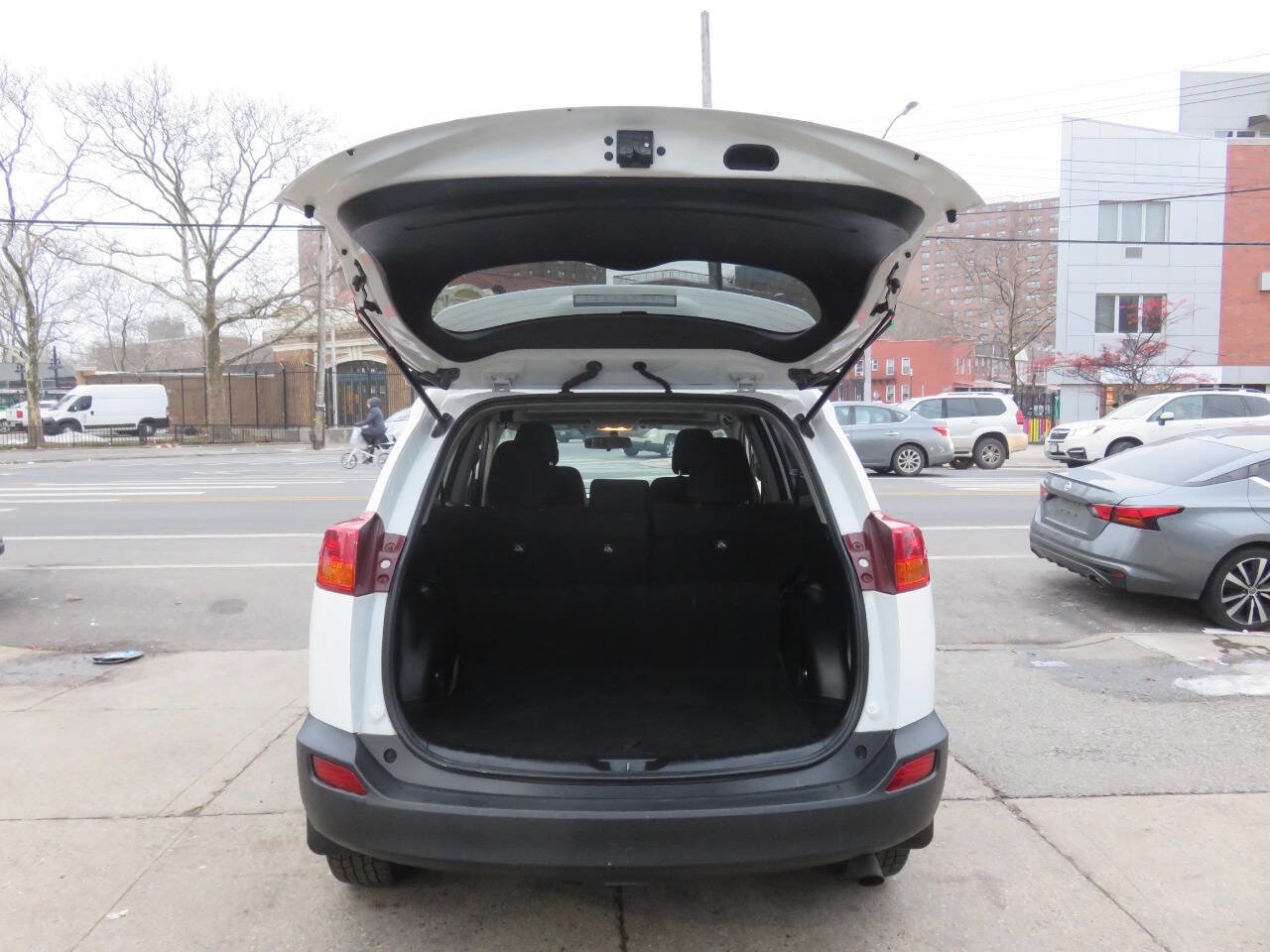 Used 2014 Toyota RAV4 XLE image 23