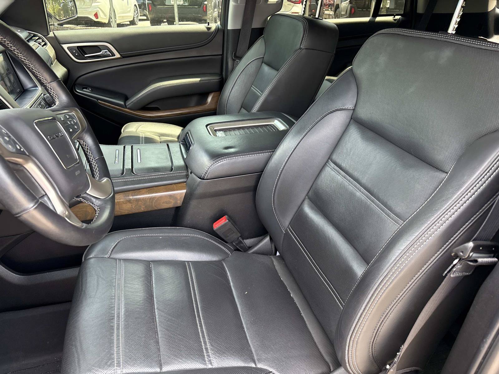 Used 2019 GMC Yukon Denali w/ Denali Ultimate Package AWD/4WD image 17