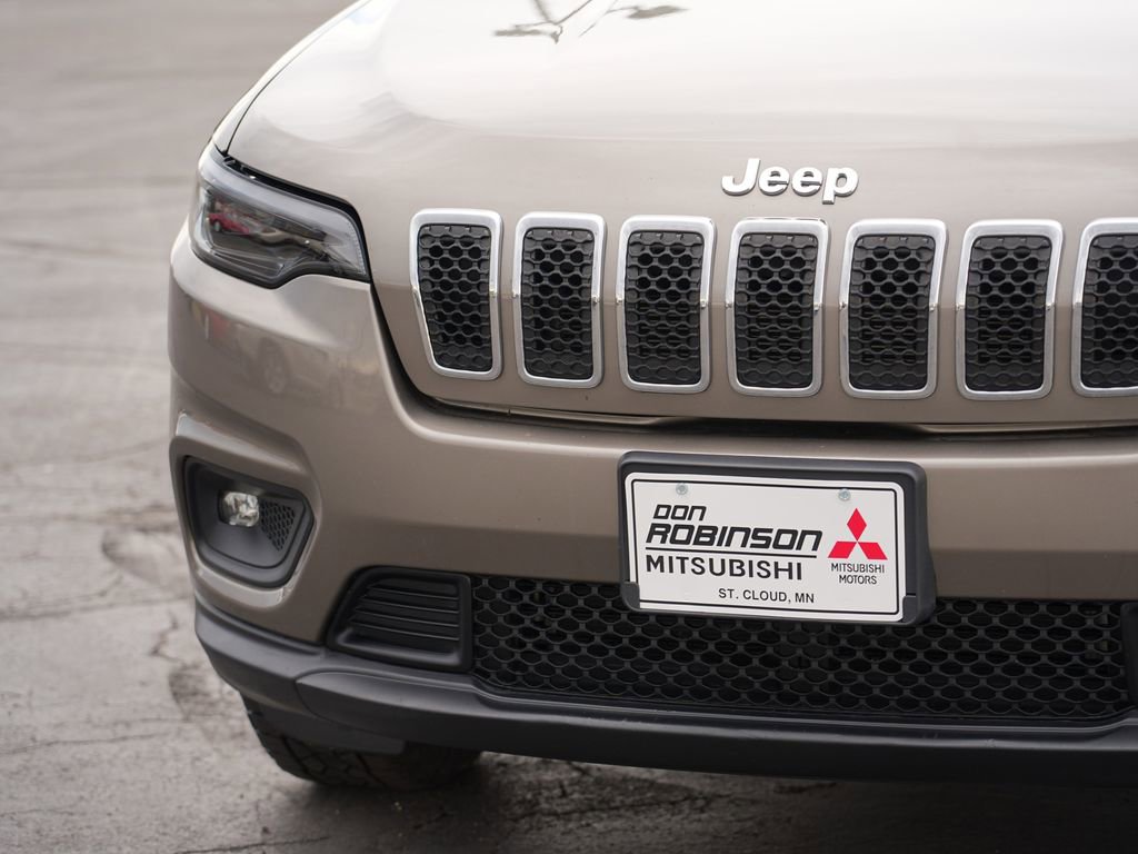 Used 2019 Jeep Cherokee Latitude w/ Popular Appearance Group image 9