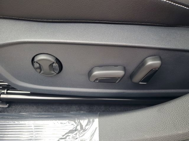New 2026 Volkswagen Jetta SE FWD image 17