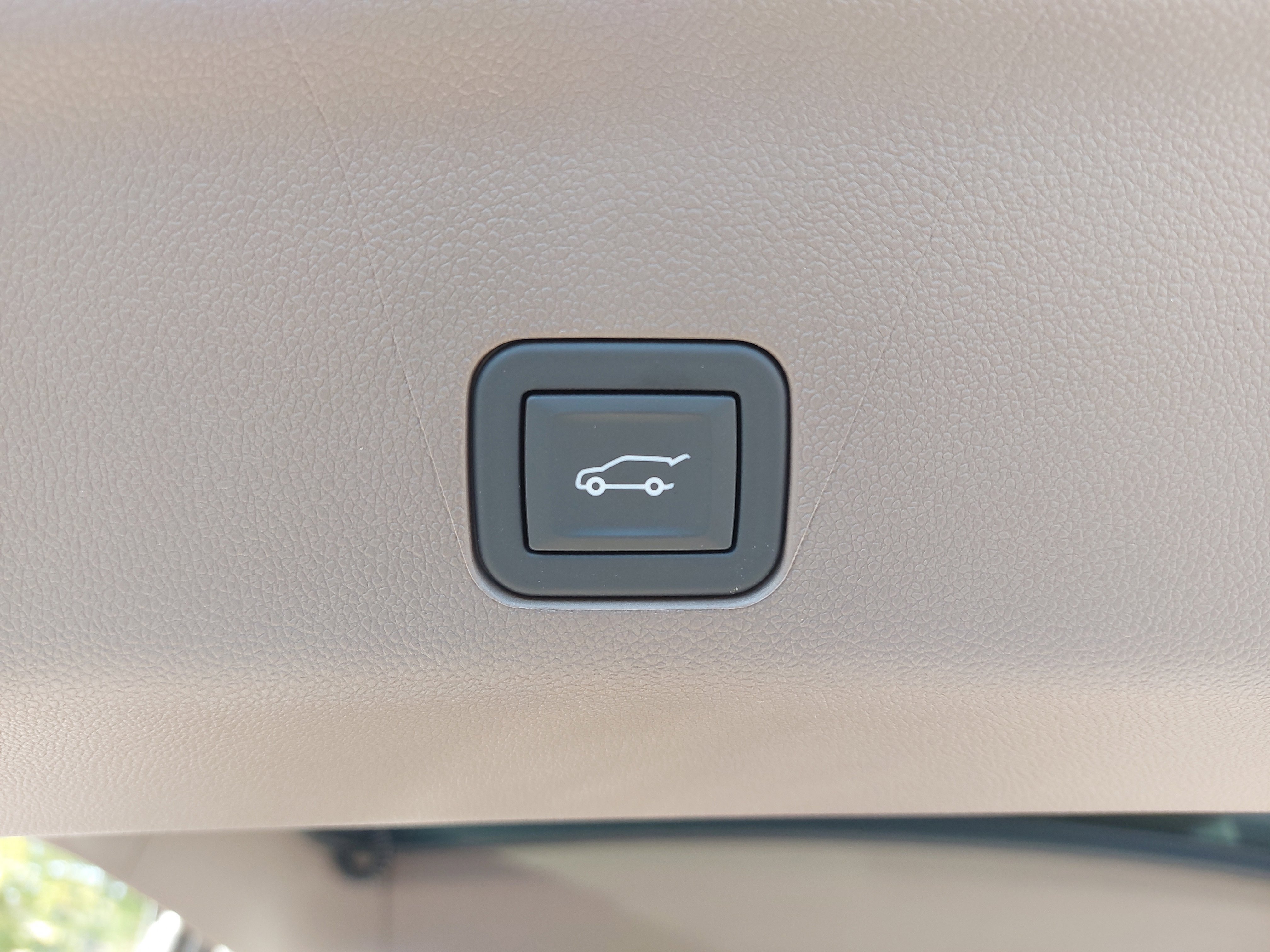 New 2026 GMC Yukon XL Denali w/ Denali Reserve Package image 15