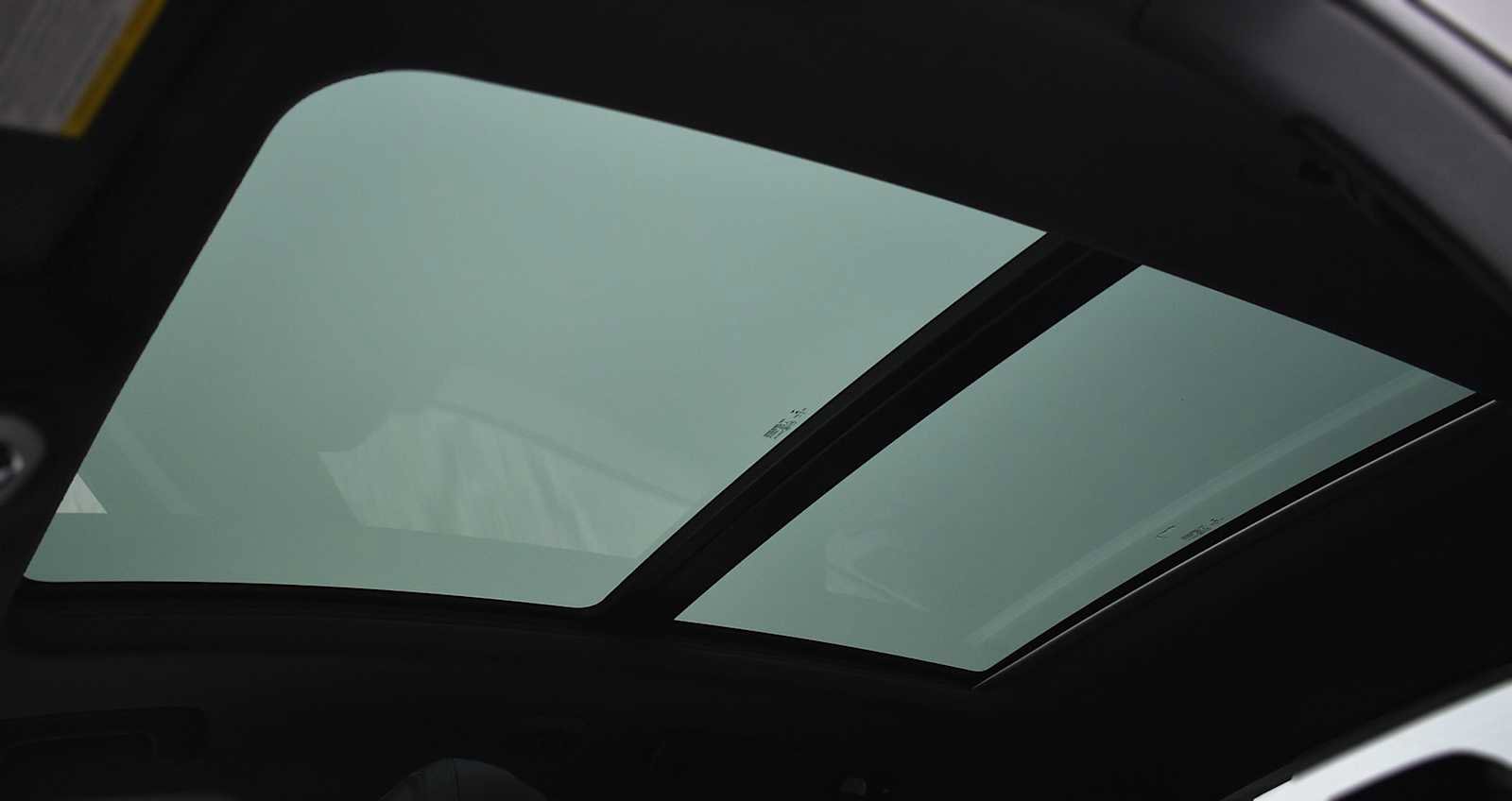 Used 2023 Porsche Macan T image 13