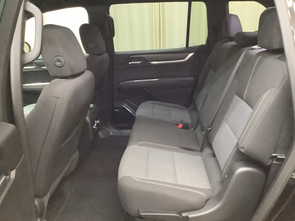 Used 2025 GMC Acadia Elevation FWD image 25