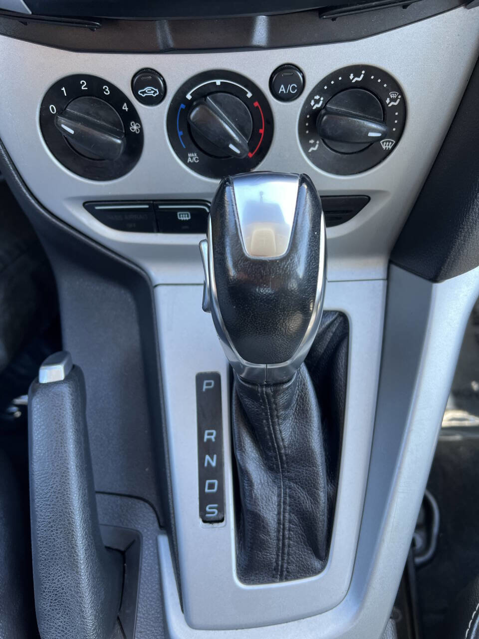 Used 2014 Ford Focus SE w/ Equipment Group 201A image 21