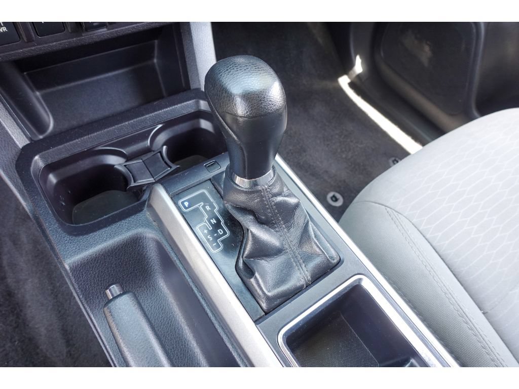 Used 2018 Toyota Tacoma SR5 RWD image 19