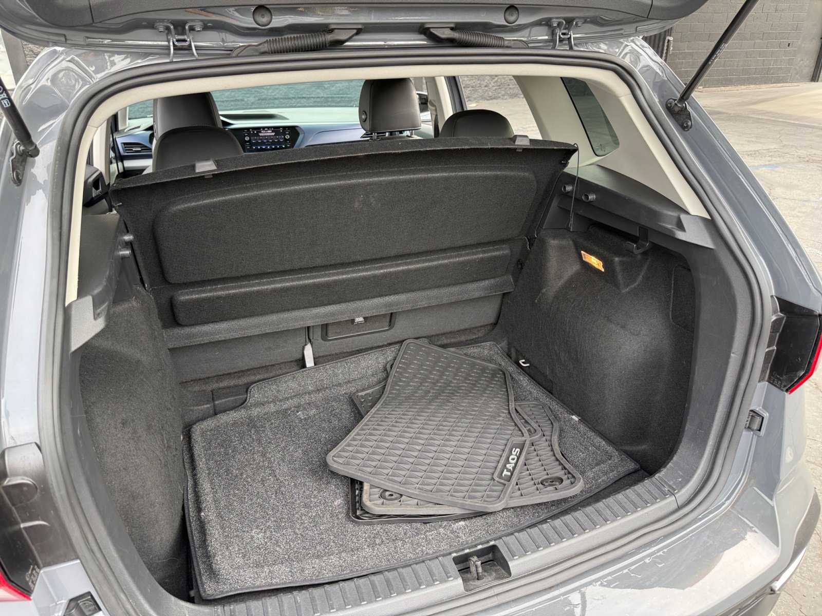 Used 2022 Volkswagen Taos SE w/ Panoramic Sunroof Package image 21